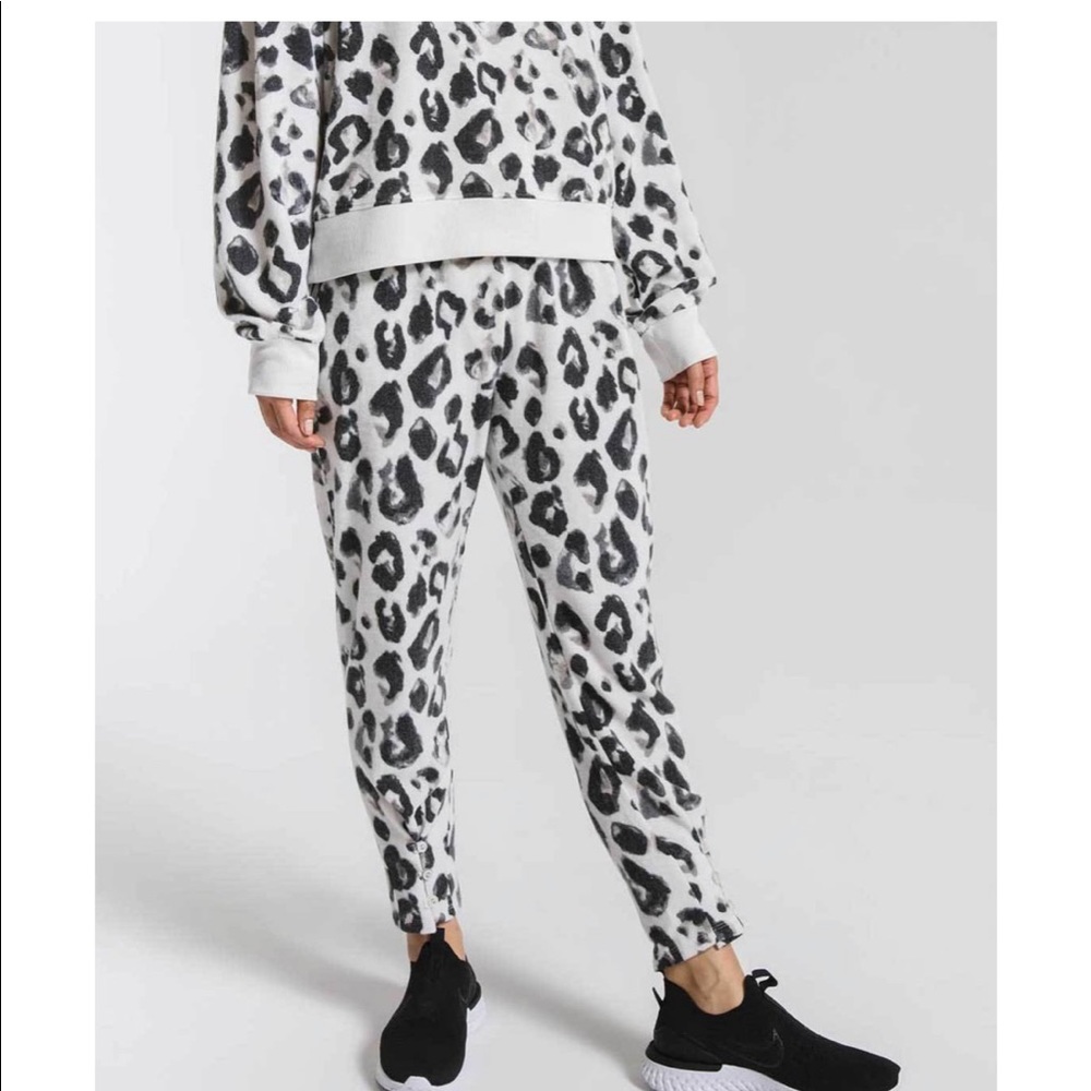 Lily Rain Z Supply Amur Leopard Jogger Pant